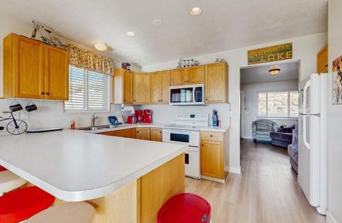Harbor Village House | Bear Lake View