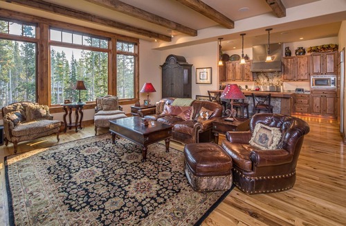 Big Sky Condo | Bear Paw Den | Luxury Retreat w/Hot Tub & Epic Views
