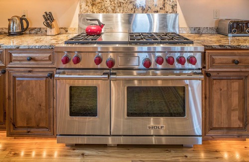 Big Sky Condo | Bear Paw Den | Luxury Retreat w/Hot Tub & Epic Views