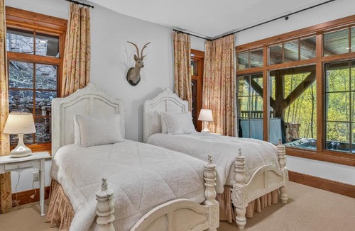 Edwards House | Bearberry Lodge