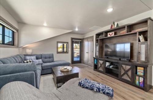 Red Lodge House | Beartooth Mountain Lodge - Private hot tub - $50 dollar with 3 night stay