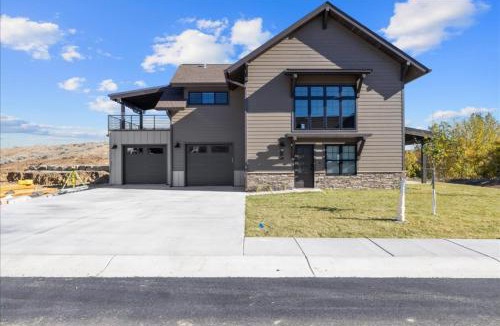 Red Lodge House | Beartooth Mountain Lodge - Private hot tub - $50 dollar with 3 night stay