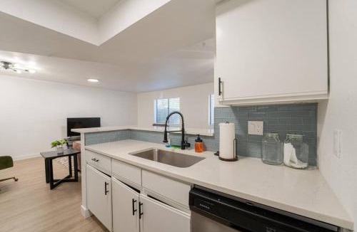 Mesa Apartment | Beautiful 2 BR Mesa Riverview Apt, Close to 202 HW!
