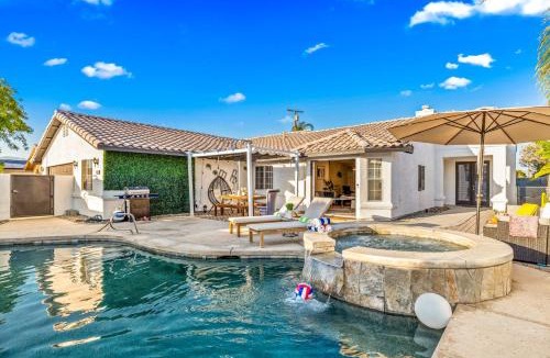 Bermuda Dunes House | Beautiful 4BR Retreat Pool & Gameroom