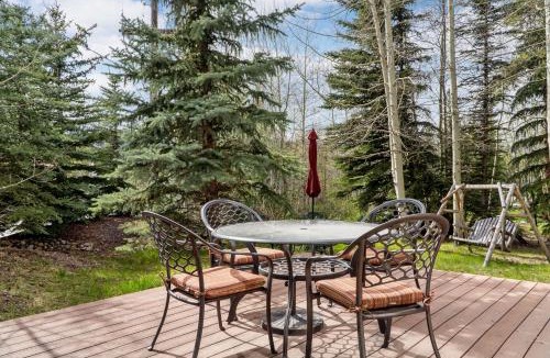 Sunbeam Estates House | Beautiful 7BR Home Walk Everywhere