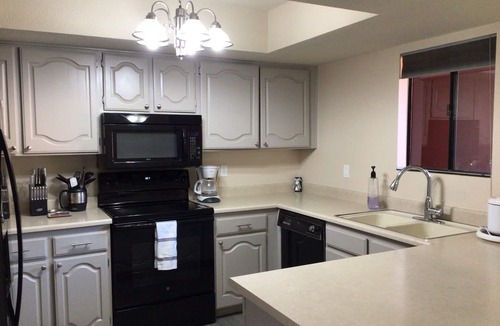 Paradise Valley Village Condo | Beautiful Anasazi Village Condo-Close to Shopping, Dining, Golf
