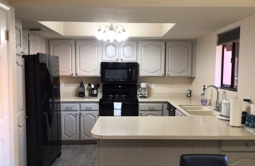 Paradise Valley Village Condo | Beautiful Anasazi Village Condo-Close to Shopping, Dining, Golf