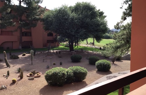 Paradise Valley Village Condo | Beautiful Anasazi Village Condo-Close to Shopping, Dining, Golf