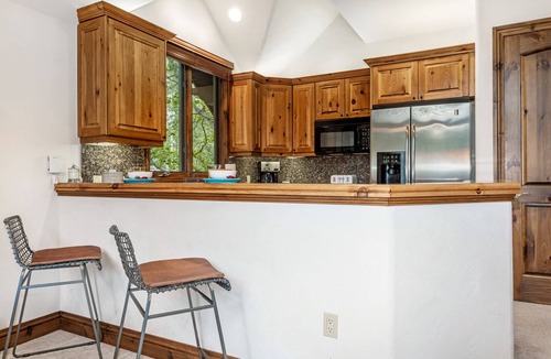 Edwards Condo | Beautiful Arrowhead Townhouse with Community Hot Tub and Superb Ski Access