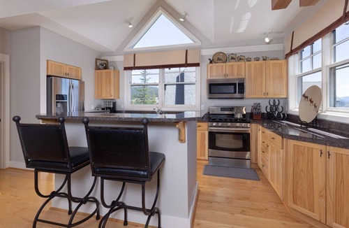 Saddle Ridge House | Beautiful Big Sky Luxury Townhome - Garage, Hot Tub, Views, 2 King Suites