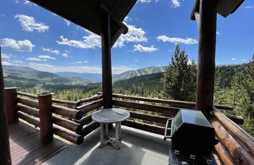 Saddle Ridge House | Beautiful Big Sky Luxury Townhome - Garage, Hot Tub, Views, 2 King Suites