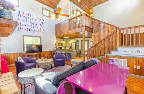 Heber Springs House | Beautiful, Bright Home Steps From Little Red River
