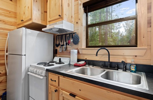 Golden Cabin | Beautiful cabins with a pool in a peaceful setting