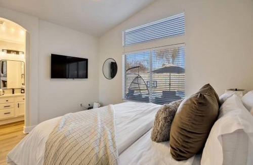 Peoria House | Beautiful CasaCamila Hideaway YourHomeAwayfromHome