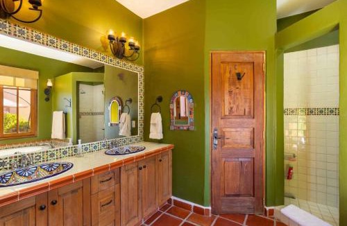 Nopolo House | Beautiful home in Founder s few Steps from the Coffee shop