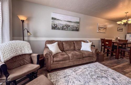 Harbor Village House | Beautiful Inn Building Updated Condo 211
