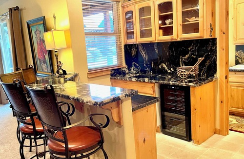 Castle Glen Estates House | Beautiful Mountain Retreat w/Hot Tub, Game Room, minutes away from Skiing/Lake