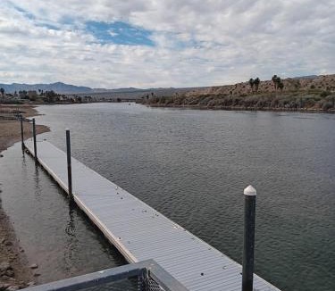 Bullhead City Apartment | Beautiful Riverview Condo with Boatlaunch