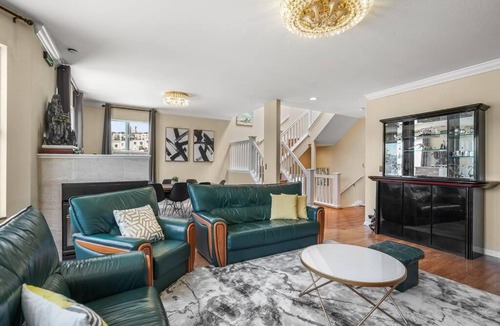 Little Hollywood House | Beautiful Spacious House 2BR/4BR in Silver Terrace