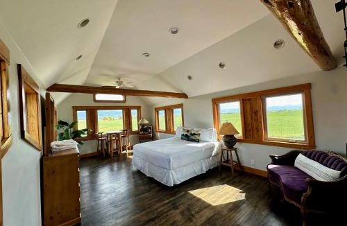 Tetonia House | Beautiful Unit in a Scenic Farmhouse Retreat with Panoramic Views near Skiing & Trails in Tetonia, Idaho