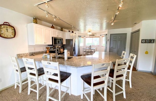 Harbor Village Condo | Beautiful Updated Ground level 2 Bedroom Condo T106