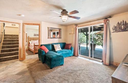 Bass Lake House | Beaver Cabin - Hot Tub - Pet Friendly in The Pines
