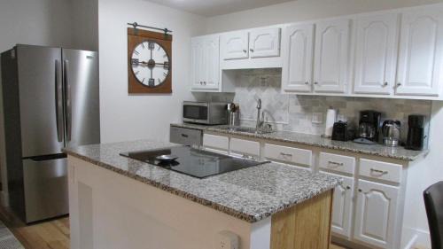 Avon Apartment | Beaver Creek, Avon condo, walk to ski shuttle - on the Eagle River