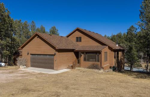 Custer House | Beaver Lake Pond & Pines Cabin
