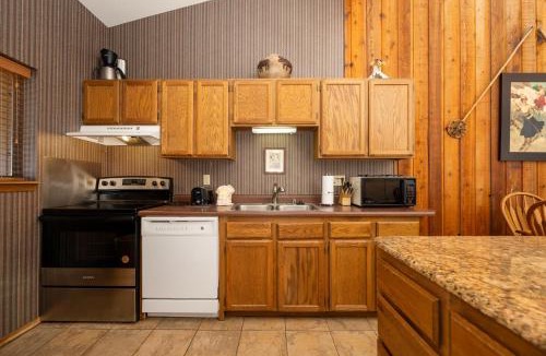 Winter Park Apartment | Beaver Village Unit #1633R
