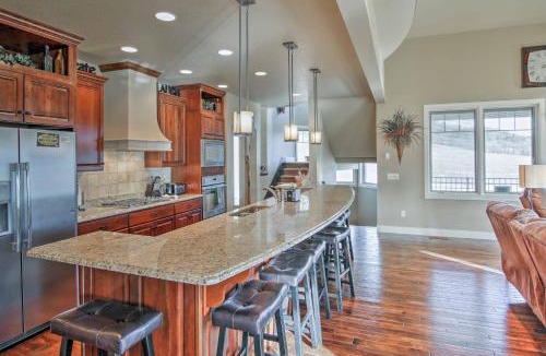 Sturgis House | 'Bella Greens' Spacious Sturgis Rally Home w/Deck