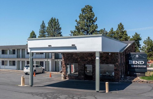 Larkspur Hotel | Bend Inn & Suites