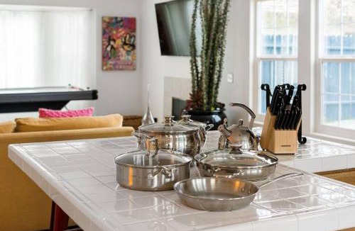 Bermuda Dunes House | Bermuda-Pink Room