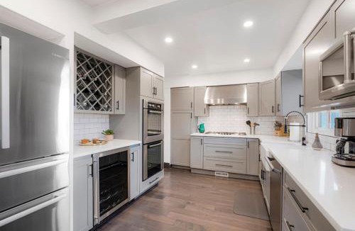 Berkley House | Best Experience in Denver HOT TUB and FIRE PIT 4 miles to DT