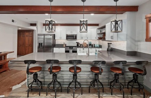 Whitefish House | Best Location! Walkable30 Min to GNP5 Min Lake