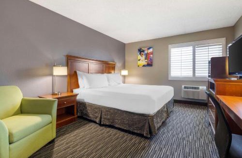 Paradise Hotel | Best Western McCarran Inn