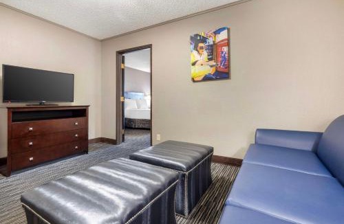 Paradise Hotel | Best Western McCarran Inn