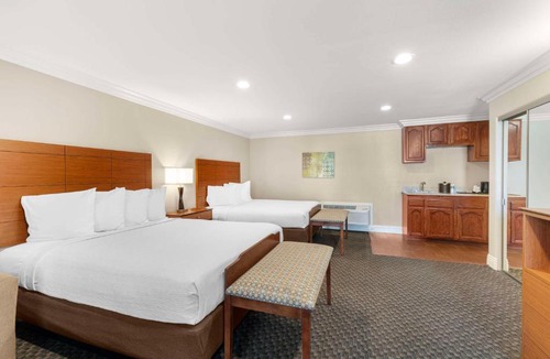 Five Points Northeast Hotel | Best Western Oxnard Inn