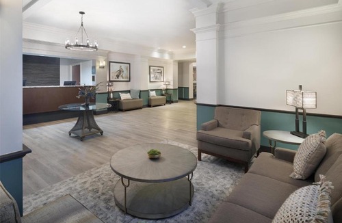 Altvan Hotel | Best Western Plus Frontier Inn