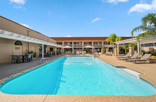 Redding Hotel | Best Western Plus Hilltop Inn