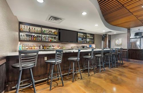Madison Hotel | Best Western Plus Lakeview Hotel