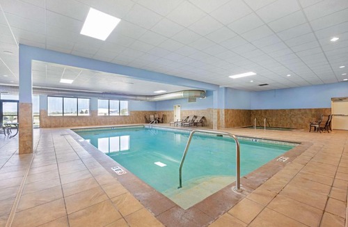 Kearney Hotel | Best Western Plus Mid Nebraska Inn & Suites