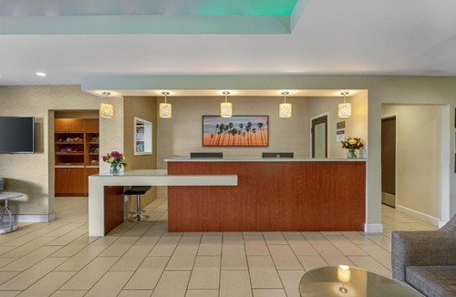 Goleta Hotel | Best Western Plus South Coast Inn