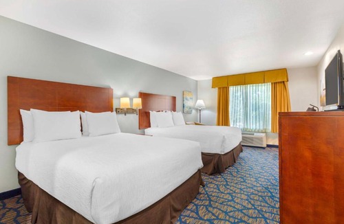 Patterson Hotel | Best Western Plus Villa Del Lago Inn Patterson