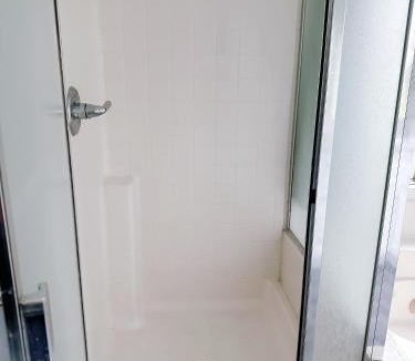 Fontana House | Big master bedroom private bathroom