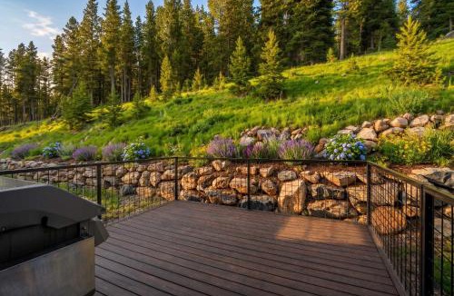 Big Sky House | Big Sky Basecamp - Deck Hot Tub Mtn Views