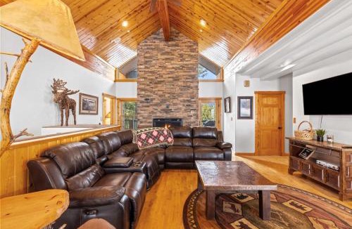 Antler Ridge House | Big Sky Chalet Private Hot Tub plus Mountain Views