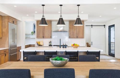 Gallatin Gateway House | Big Sky Sanctuary -Mountain Views & Deck & Trail Access