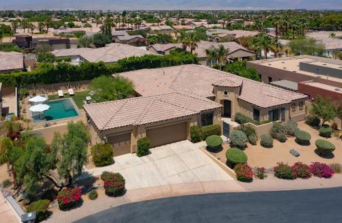Indio House | Big Yard REAL Grass Open Floor Plan Total Privacy