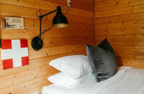 Lakeside House | BIKE HAUS Cabin Retreat Sauna, Plunge, Hot Tub