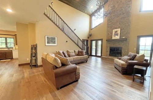 Hill City House | Bishop Mountain Lookout